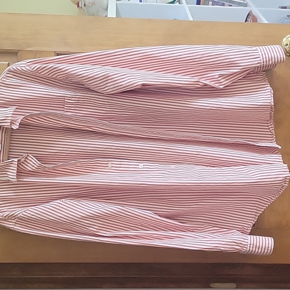 Old Navy Slim Fit Button-Down Shirt – Size XXL (EUC) - Picture 3 of 4